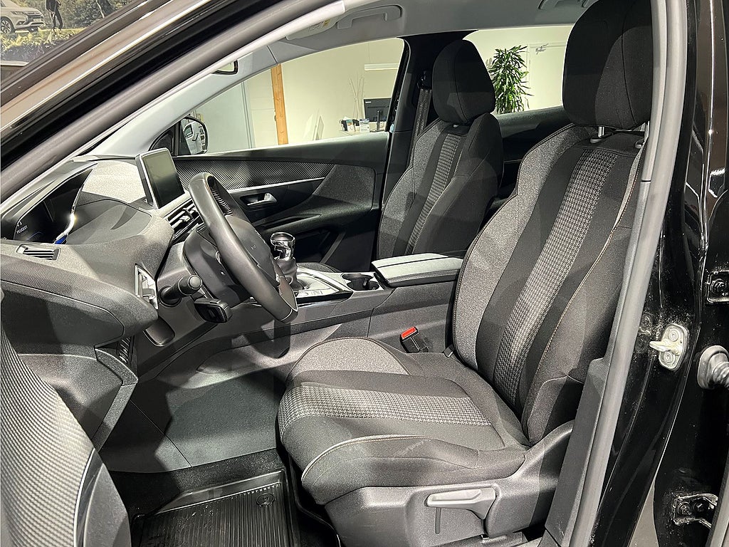 Bild på Peugeot 3008 Active Pack 1.2 PT 130hk - BACKKAMERA