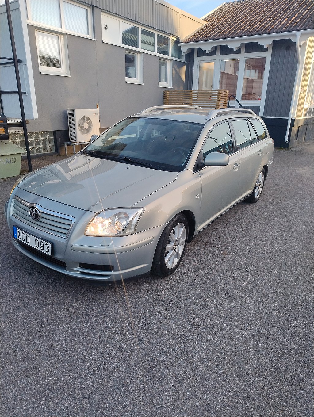 Toyota Avensis Kombi 1.8 VVT-i.Ny bes. S+V.däck.Drag.Mkt.bytt