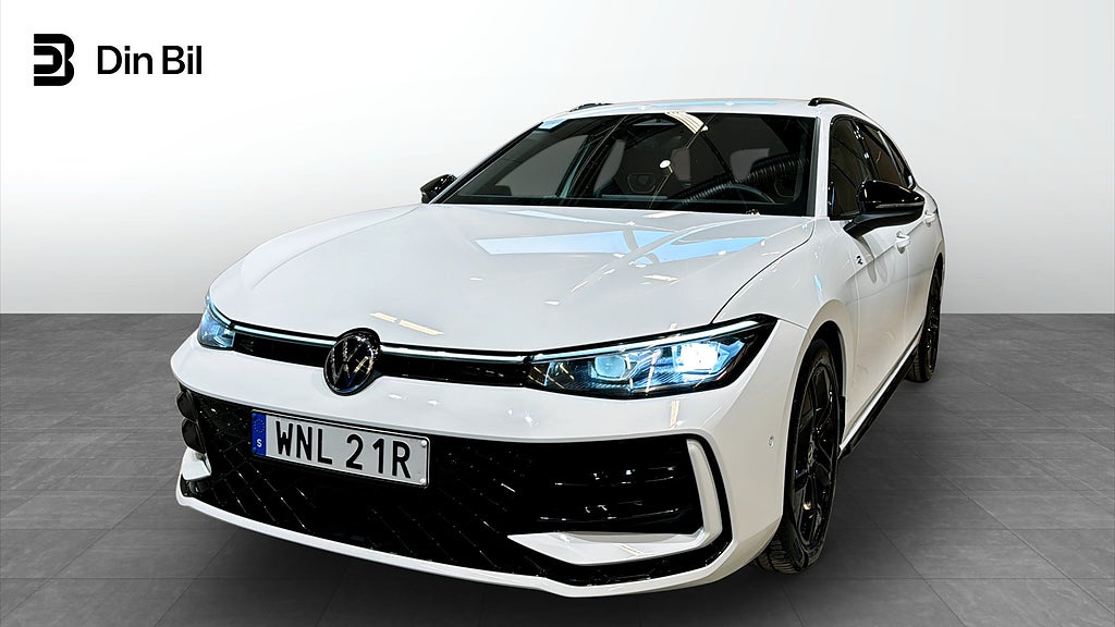 Volkswagen Passat Sportscombi R Line Black TDI193 DSG 4M Drag/Värmare