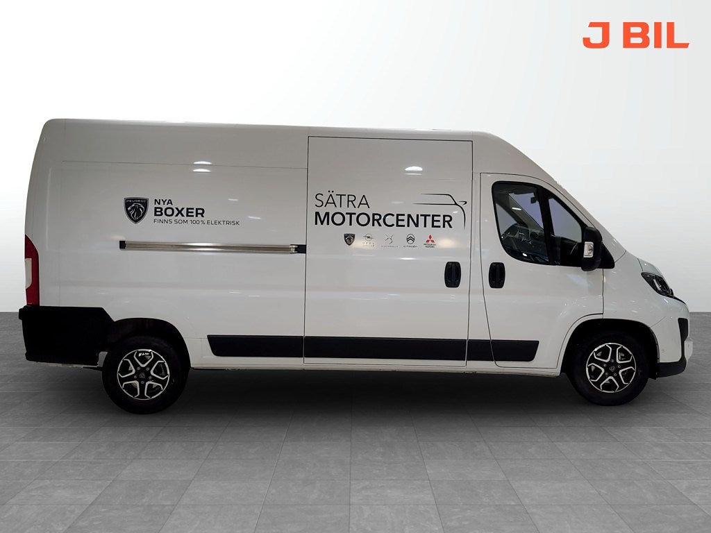 Bild på Peugeot Boxer Style + Navi pack 180hk AT8 L3H2 - DEMO