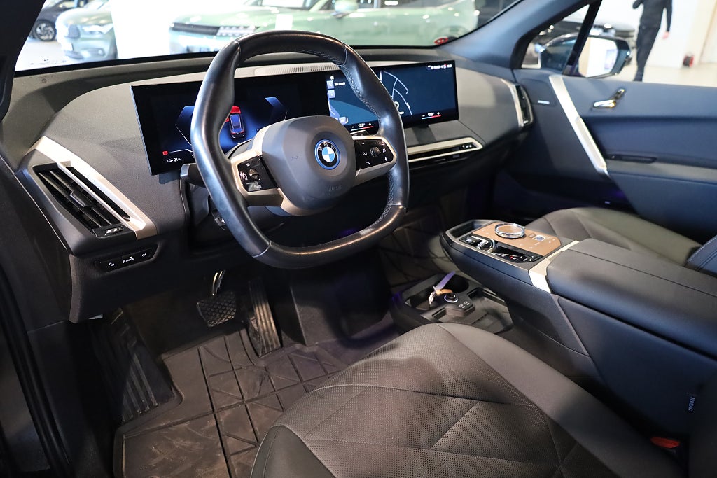 BMW iX xDrive50 Comfort Pano H&K 360° Leasbar HUD Drag