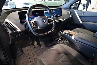 SUV BMW iX 11 av 32