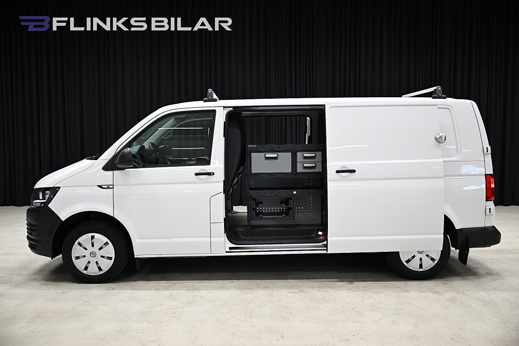 Volkswagen Transporter DSG 150HK L2|Inredd|Dubbeldörr|Drag|Värmare|Leasbar