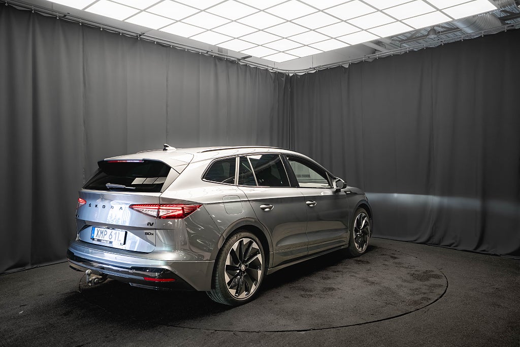 Skoda Enyaq iV 80x SPORTLINE PANO CRYSTAL DRAG 21'' 360° CANTON MOMS