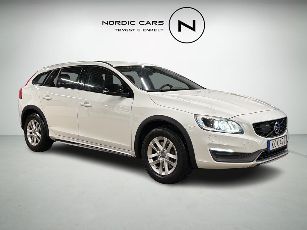 Volvo V60 Cross Country D4 AWD Geartronic Momentum 190 HK Drag PDC S/V Hjul