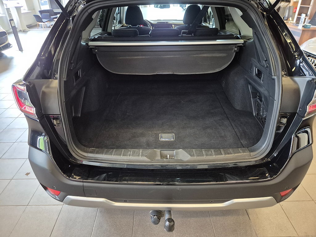 Subaru Outback 2.5 169hk 4WD XFuel Låg skatt CVT Aut / Adventure Drag