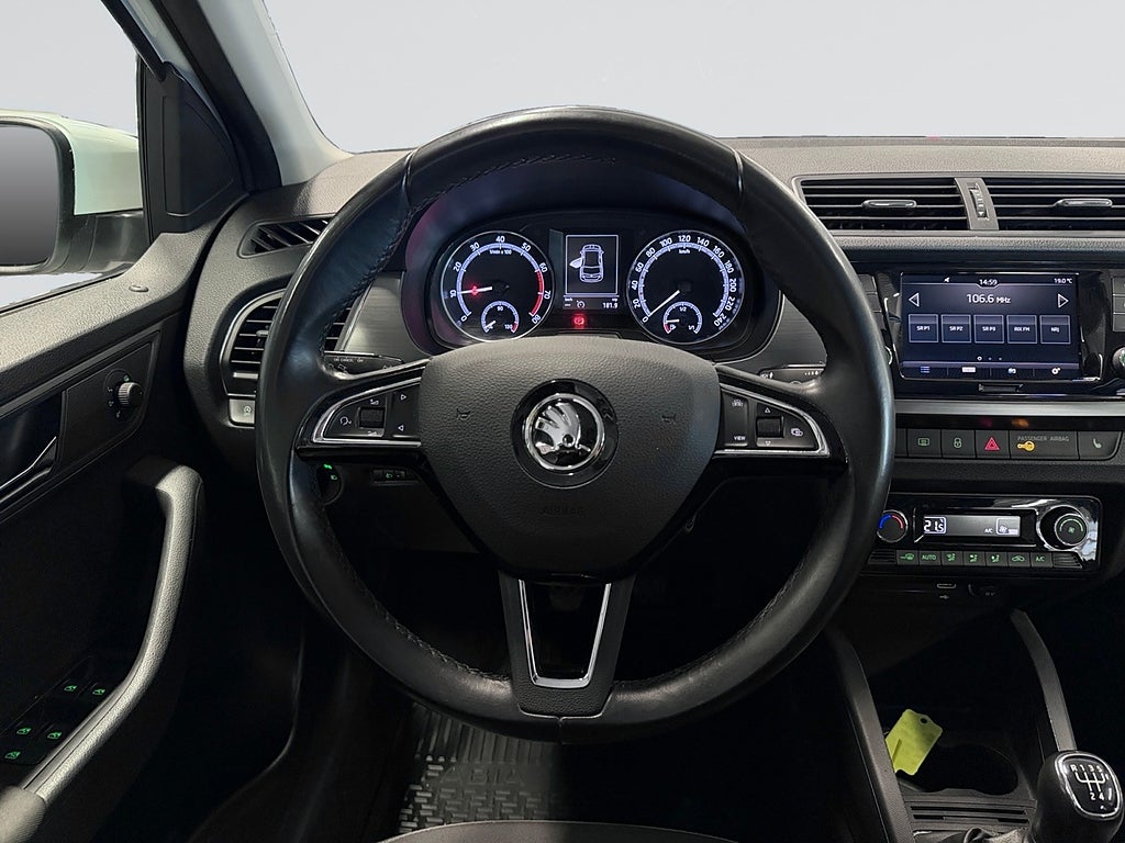 Skoda Fabia 1.0 TSI Dragkrok Carplay Sensorer Farthållare bild 11