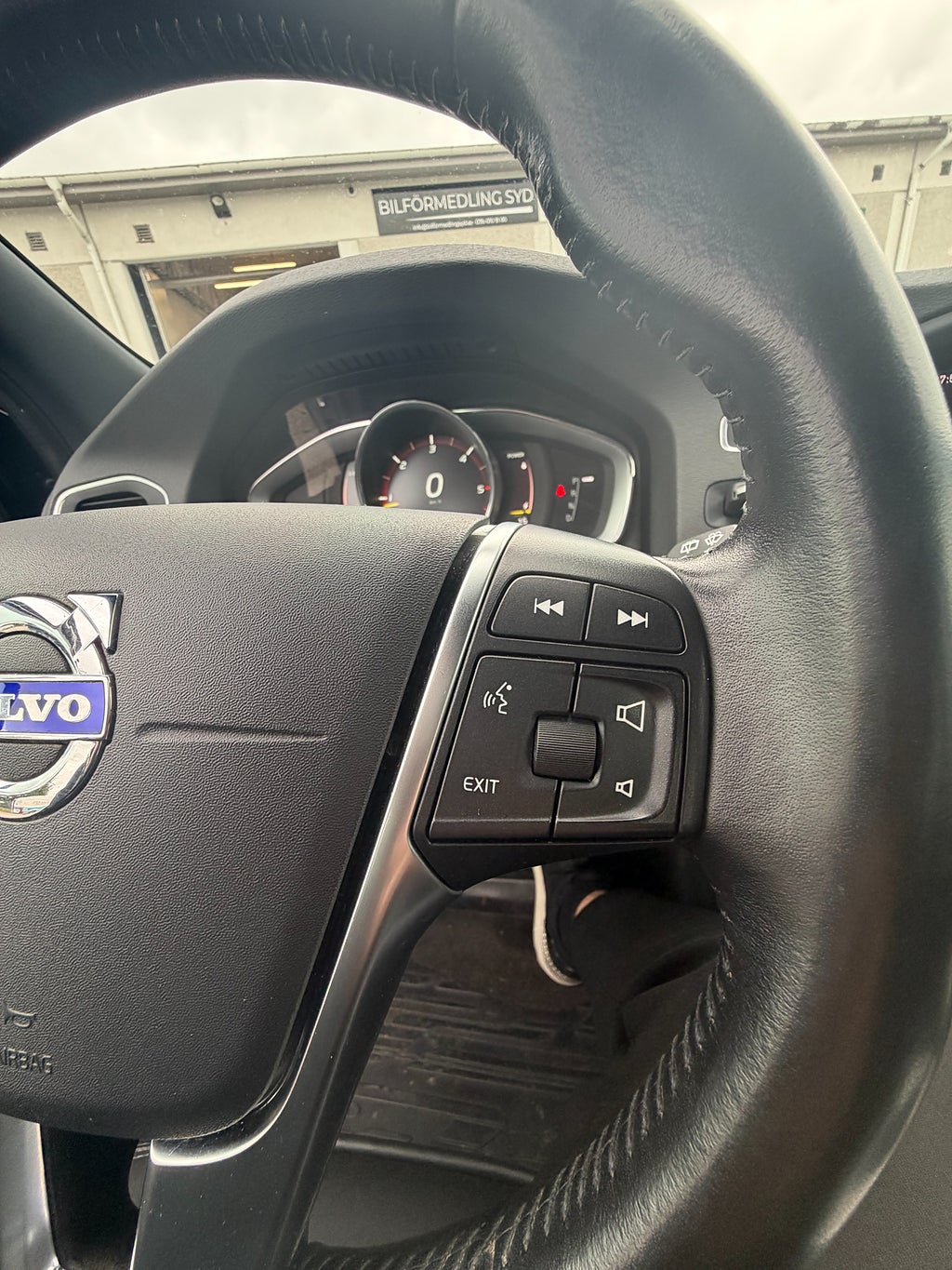 Volvo V60 D5 Plug-in Hybrid AWD Business Adv Drag Voc Blis