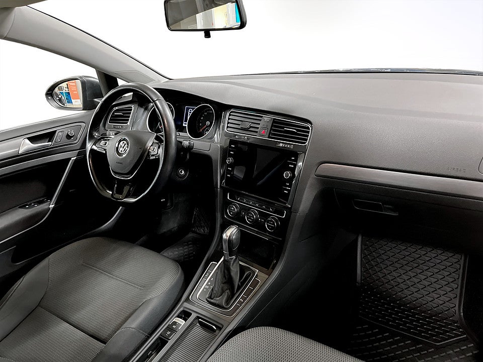 Bild på Volkswagen Golf Sportscombi Base 1.6 TDI 116hk Aut - CARPLAY, P-SENSORER