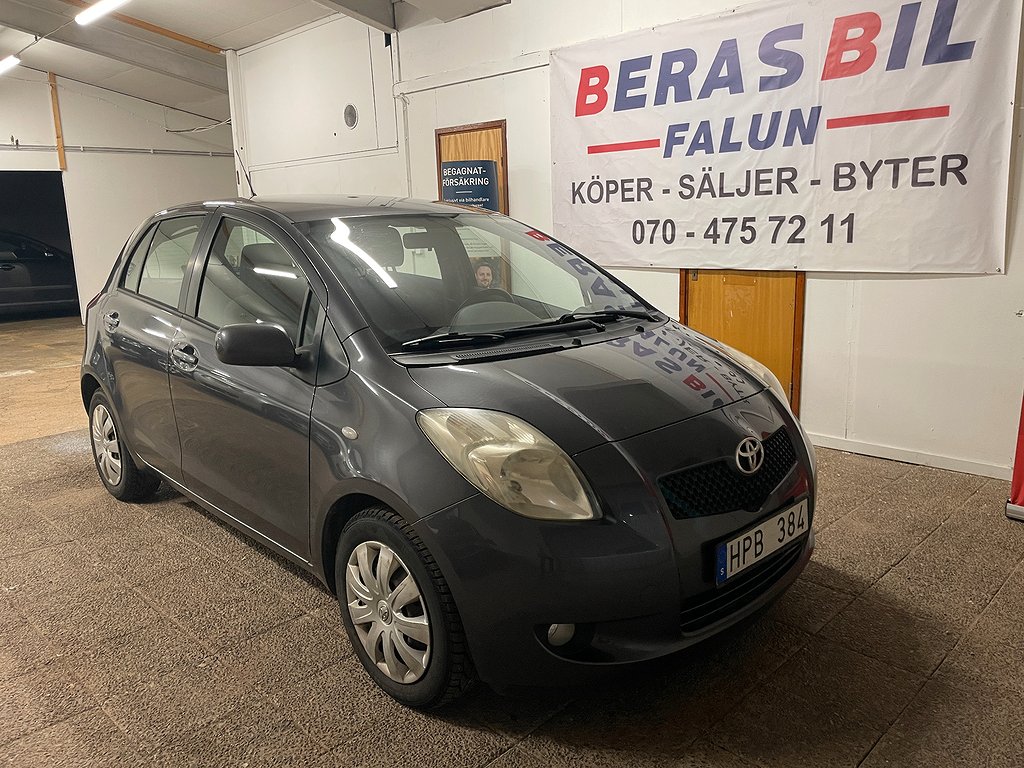 Toyota Yaris 5-dörrar 1.3 VVT-i Euro 4/Ny Servat