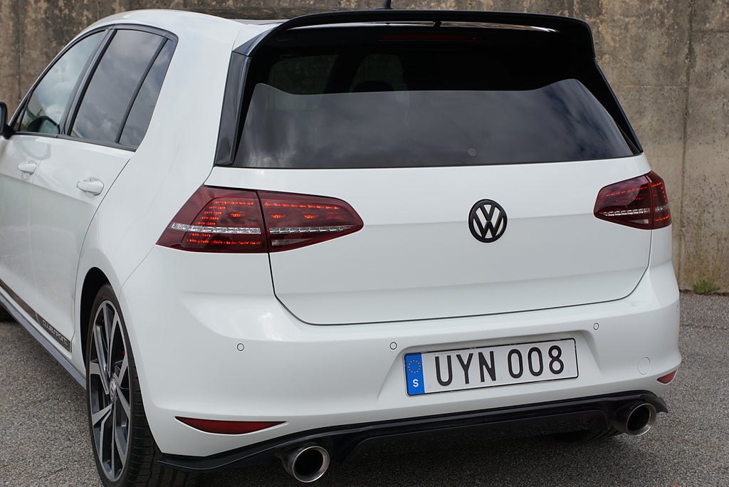 Volkswagen Golf GTI Clubsport 2.0 TSI 265hk|Skalstolar|Dynaudio|MILLTEK