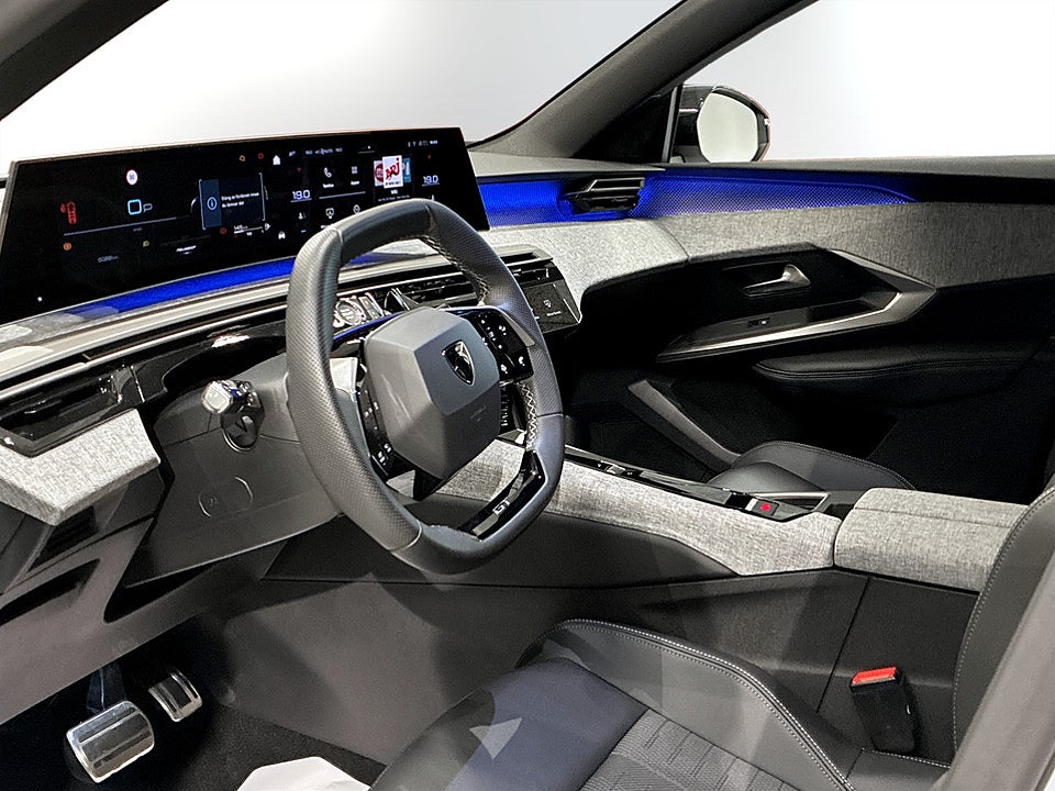 Bild på Peugeot 5008 GT Hybrid 145hk Aut - NYA VINTERHJUL INGÅR!