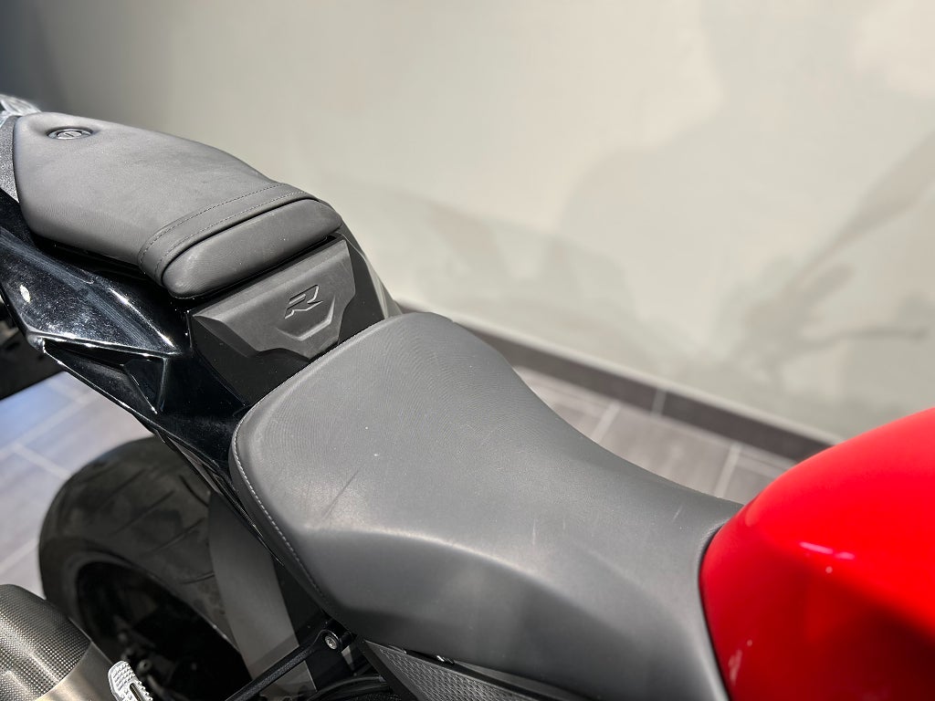 BMW S1000R / 3,45% Ränta! / Akrapovic / Dynamic /Farthållare / Värme