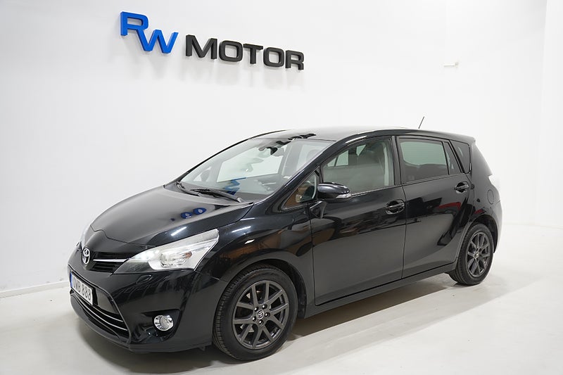 Minibuss Toyota Verso 1 av 21