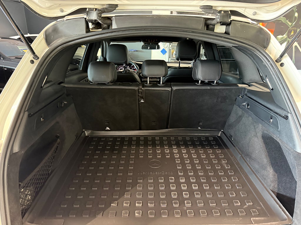 Mercedes-Benz GLC 220 d 4MATIC AMG Värmare Glastak Burmester - bild 12