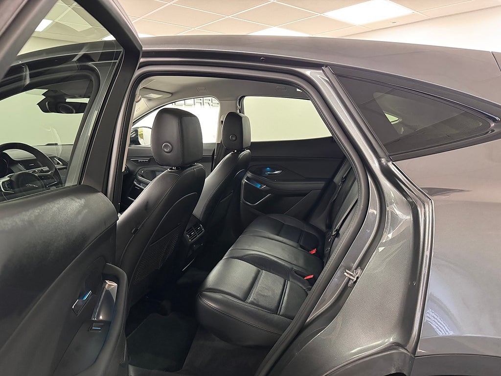 Jaguar E-PACE P200 AWD Svensksåld Black EDT. Meridian Navi LED bild 10