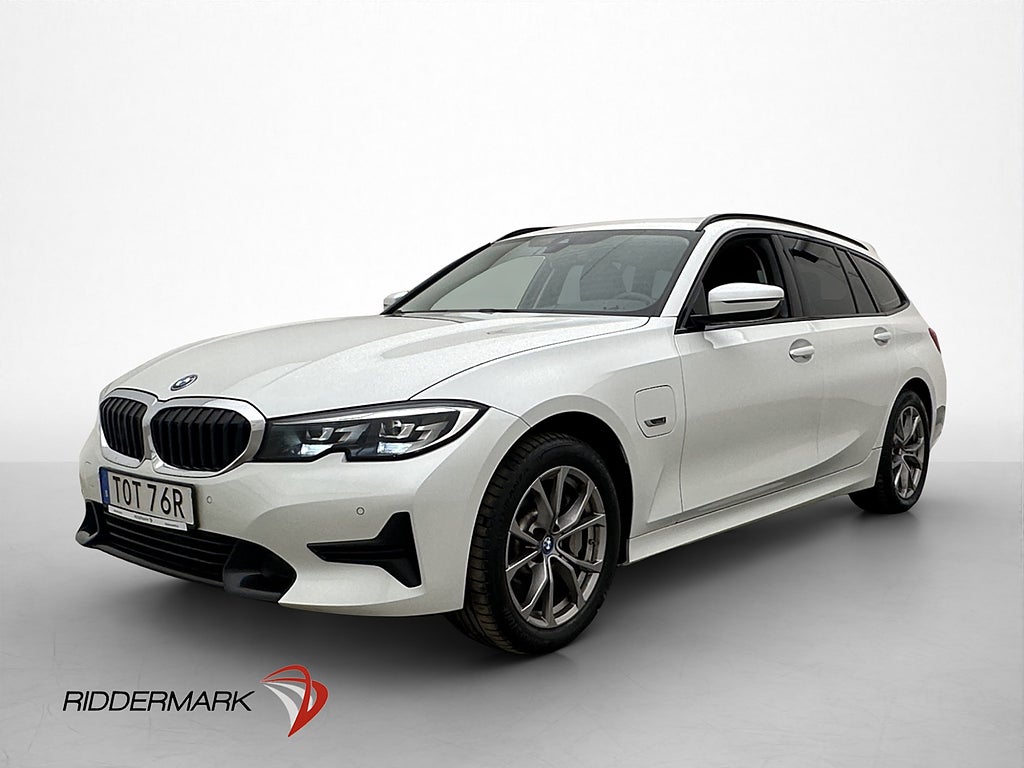 BMW 330e xDrive 292hk Sport line CarPlay P-Sensorer Navi