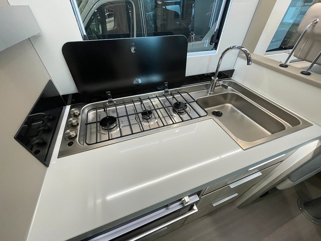 Adria Compact Supreme DL /B-körkort/Automat/Låg skatt/180hk/ - Adria