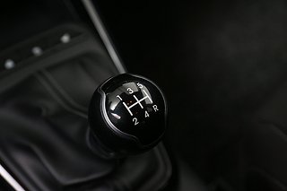 Halvkombi Kia Rio 17 av 22