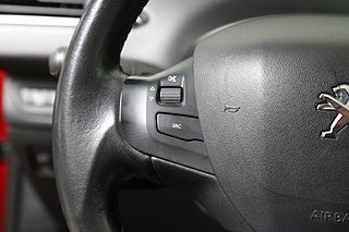 Halvkombi Peugeot 208 12 av 22