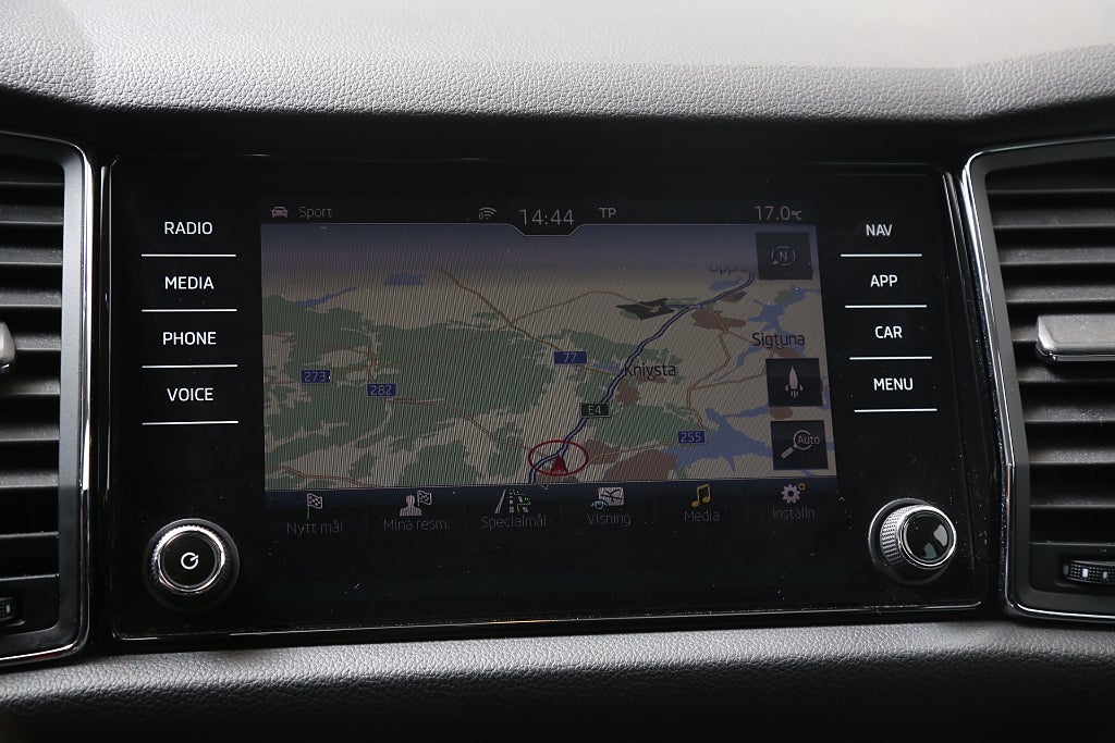Skoda Kodiaq TSI 180 4X4 DSG STYLE *SE UTR* 360° Värmare Drag 2017