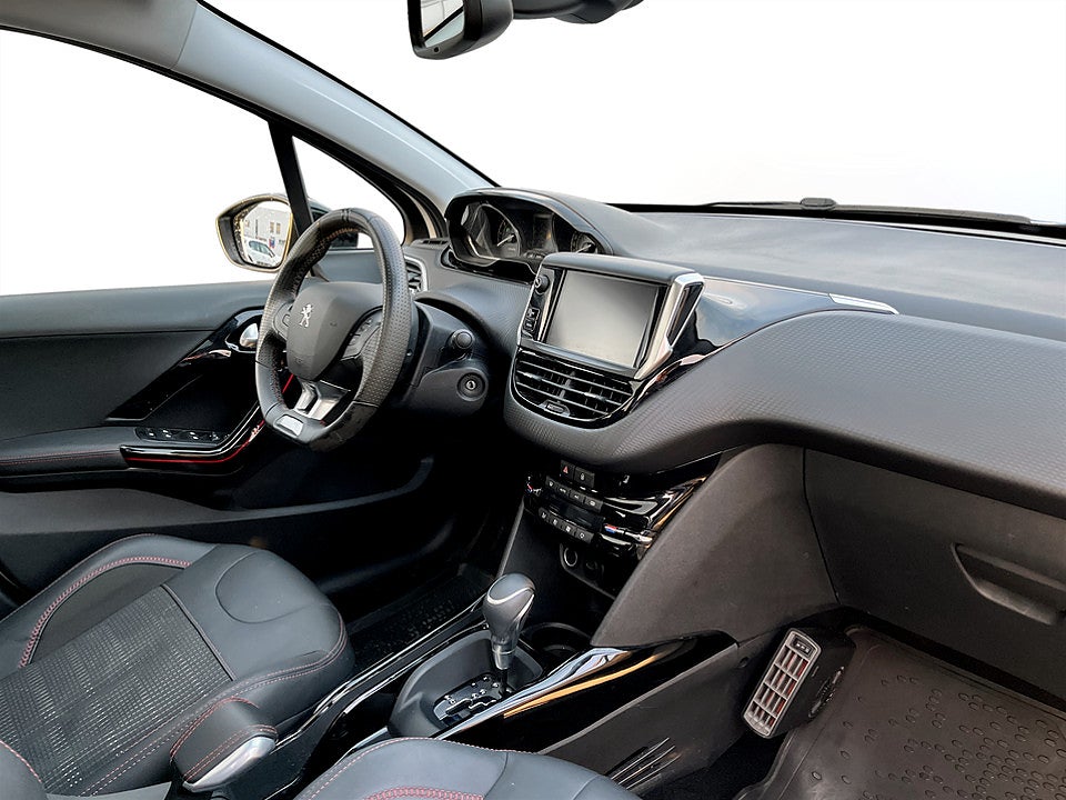 Bild på Peugeot 2008 GT 1.2 PT 110hk Aut - B-KAMERA,PANO,DRAG