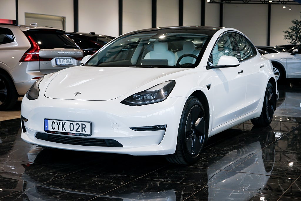 Tesla Model 3 Long Range AWD 440 HK Glastak Kamera