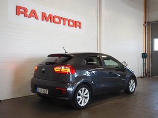 Halvkombi Kia Rio 5 av 18