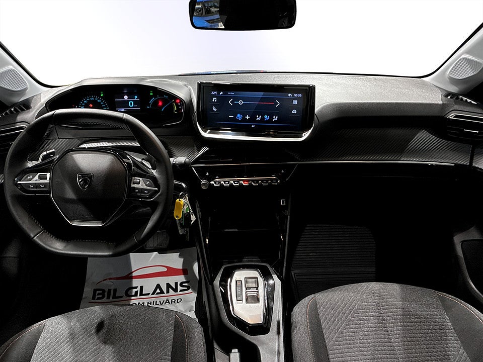 Bild på Peugeot 208 Style Hybrid 100hk Aut CARPLAY BACKSENSORER