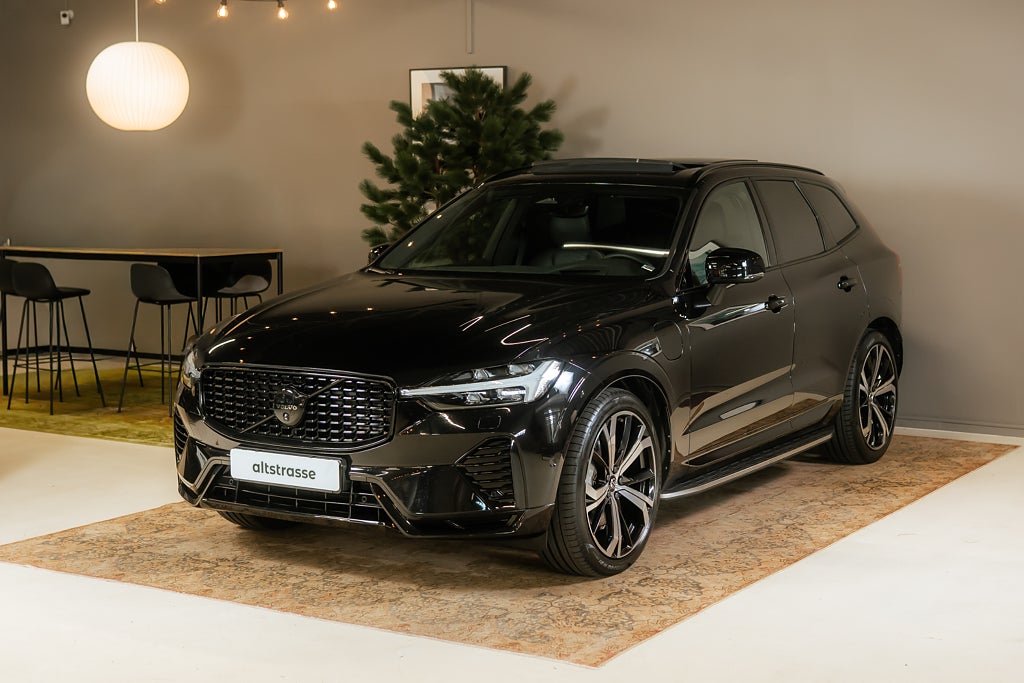 Volvo XC60 T6 Plug-In Hybrid AWD Ultra Black Edition Läder HUD