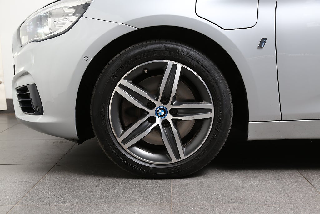 BMW 225xe Active Tourer Sport line 224hk Aut AWD HuD Navi Pano 2017