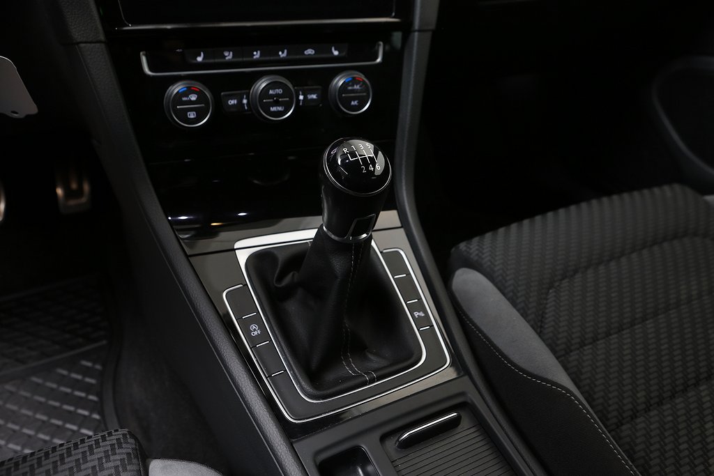 Volkswagen Golf 1,5 TSI 150hk R-Line Sportscombi Dragkrok 2019