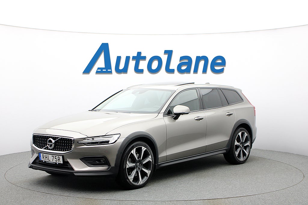 Volvo V60 Cross Country B5 AWD Panorama, HUD, H/K, 360°, Värmare 250hk