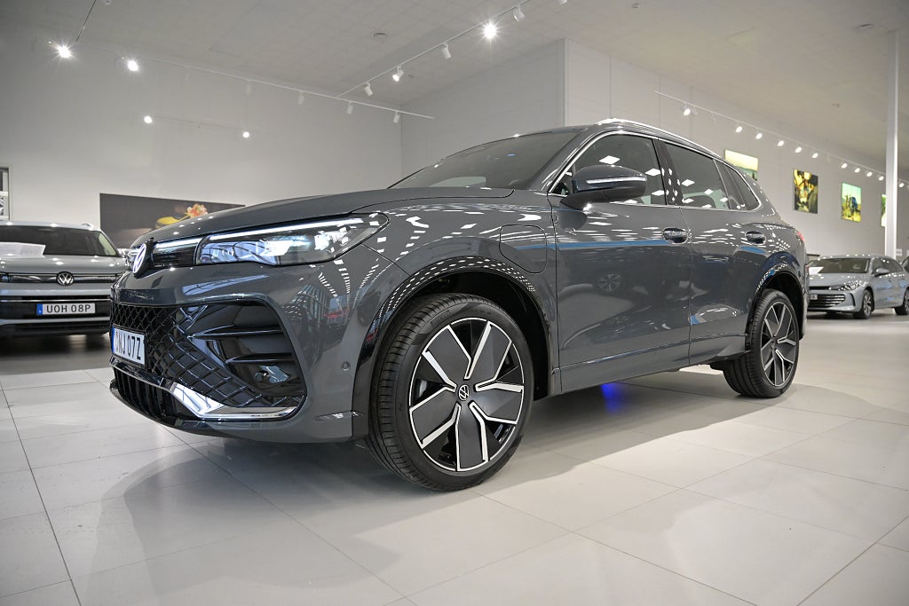 Volkswagen Tiguan eHybrid R-Line SWE- Företagsleasing! **LAGERBIL!**