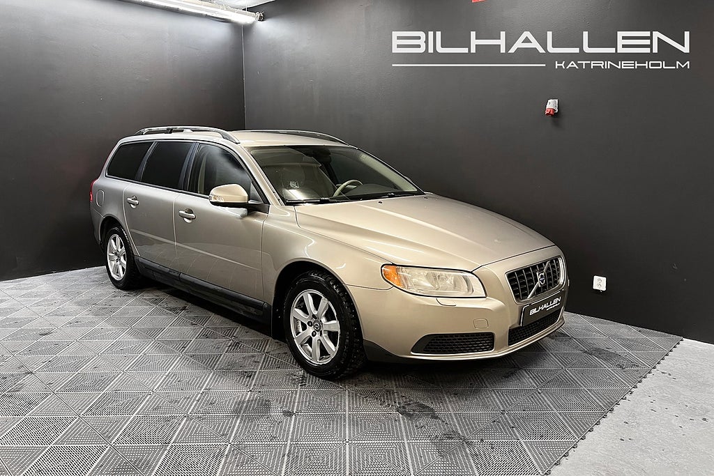 Volvo V70 2.4D Kinetic D-Värmare Kamrem Bytt Dragkrok SoV Däck