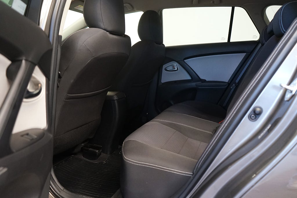 Toyota Avensis Kombi 1.8 Automat B-kamera Dragkrok 147hk