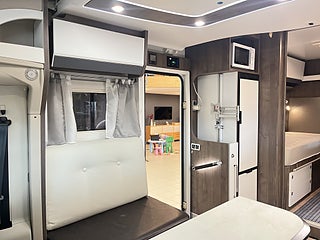 Husbil-halvintegrerad Benimar PERSEO 557 11 av 26