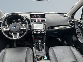 Subaru Forester 2.0 4WD Sov-däck/Drag/Kamera/Pano/Skinn/Kedja/P-sens