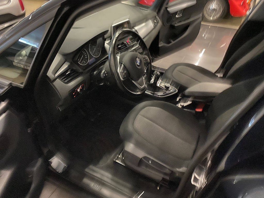 BMW 218i 2016 - miniatyr 13