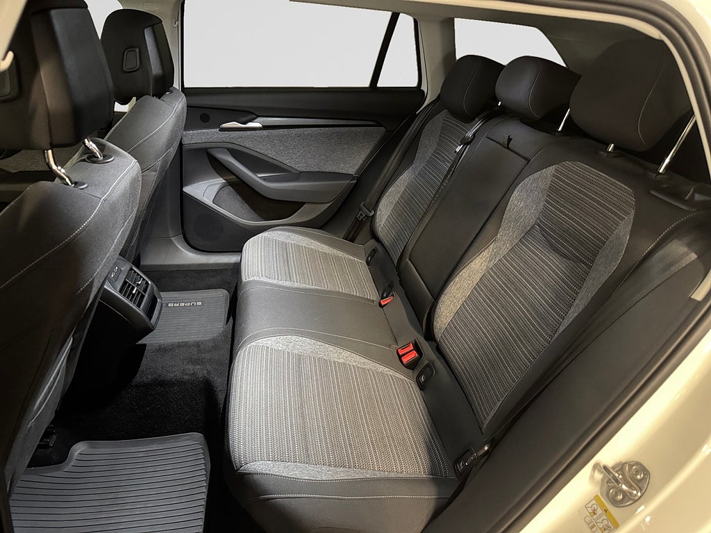 Skoda Superb iV Kombi Selection Explore Edition Drag Adaptiv fart mm bild 15
