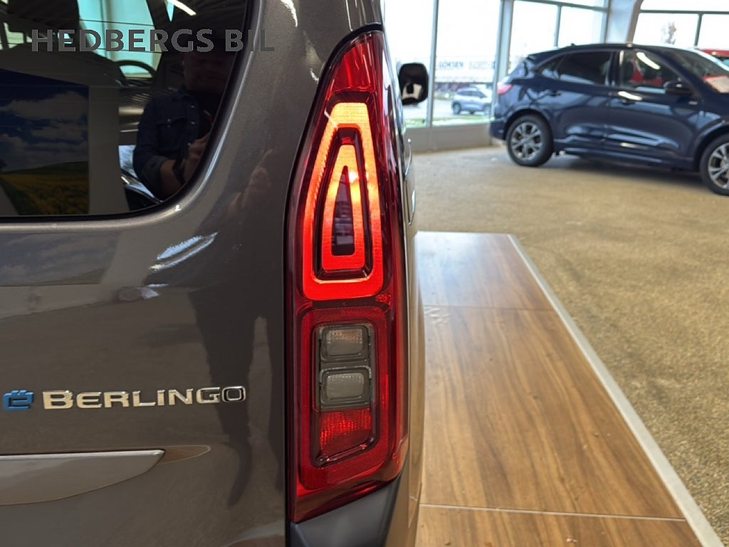 Citroën e-Berlingo 136hk Shine 5 sits 50kwh thumbnail