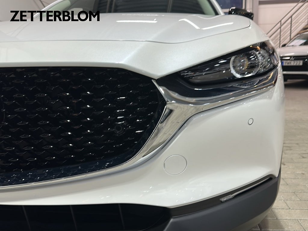 SUV Mazda CX-30 17 av 20