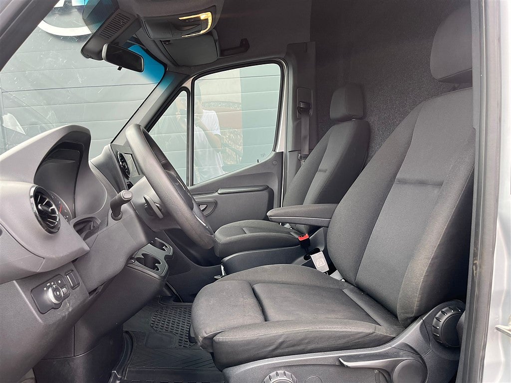 Mercedes-Benz Sprinter 2019 - miniatyr 10