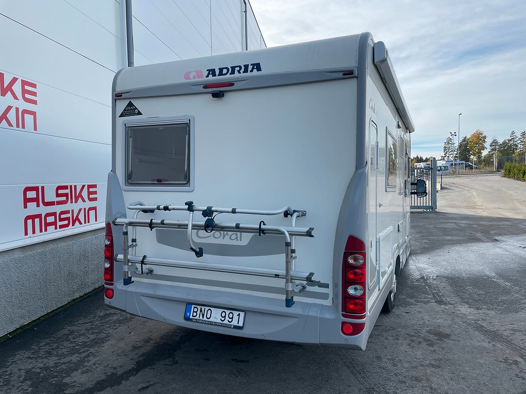 Adria Coral S 680 ST / B-körkort / El-Patron /Ugn/ Solcell/  - Adria