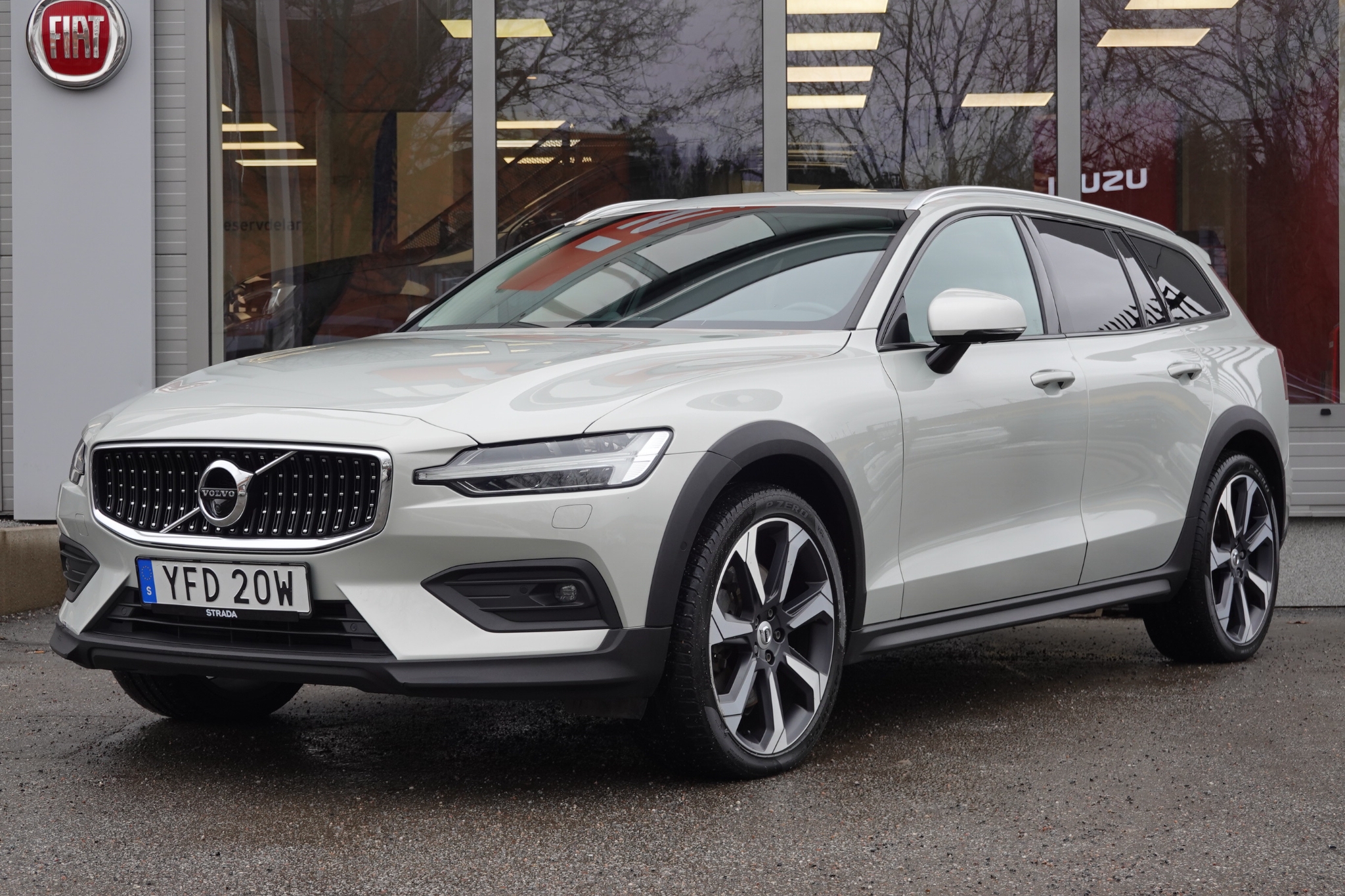 Volvo V60 Cross Country D4 AWD Edition, photo 6/17