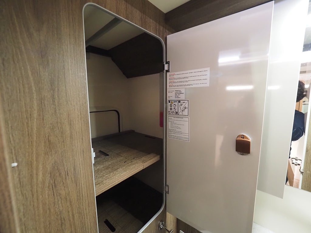 Ci Magis 82 XT Aut I ALDE I 3500kg I Låga långbäddar I Taksäng