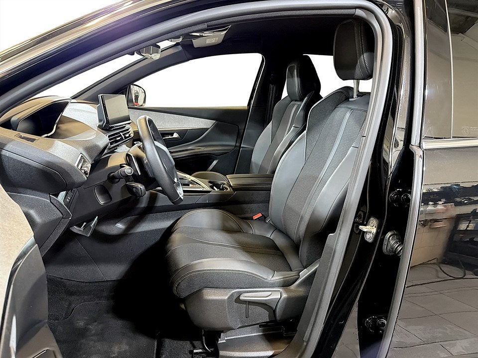Bild på Peugeot 3008 GT 1.2 PT 130hk Aut - B-KAMERA,CARPLAY,1 ÄGARE
