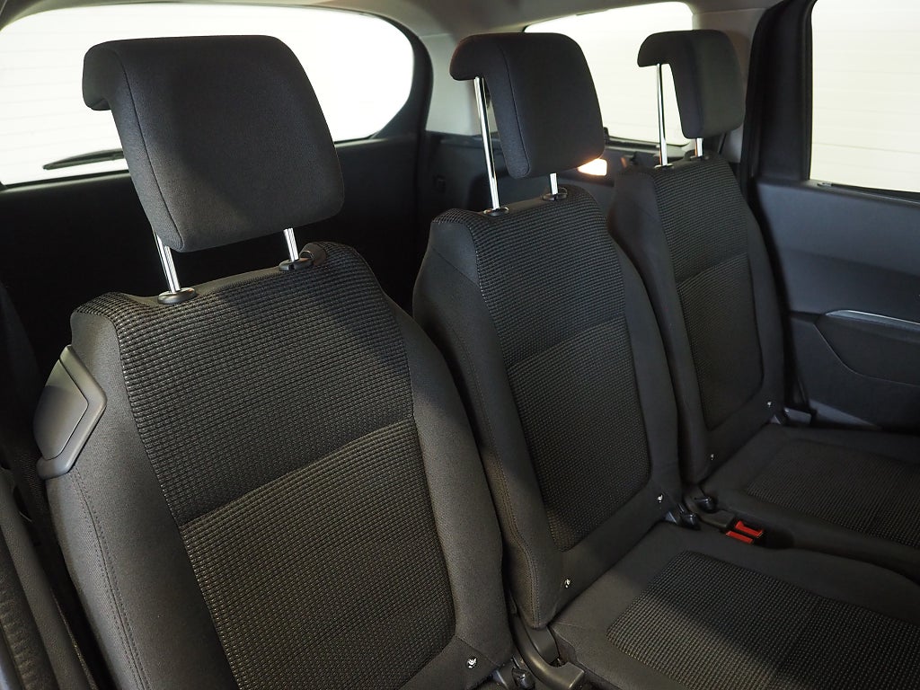 Peugeot 5008 1.2 PureTech 130hk | 7-sits | Farthållare