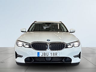 BMW 330e xDrive Touring Steptronic Sportline S&V-Hjul/Drag/MOMS – bild 2
