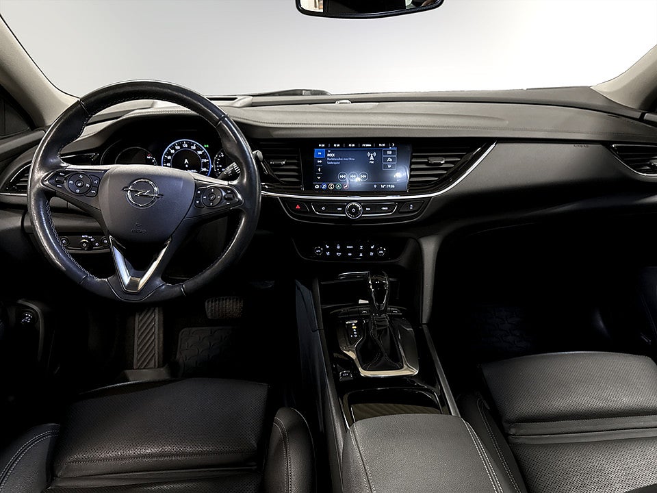 Bild på Opel Insignia Business Sports Tourer 2.0 174hk Aut BOSE B-KAMERA NAVI